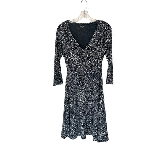 Garnett Hill Brianna Surplice Knit Dress Blue White Faux Wrap Slimming Small - Picture 1 of 11